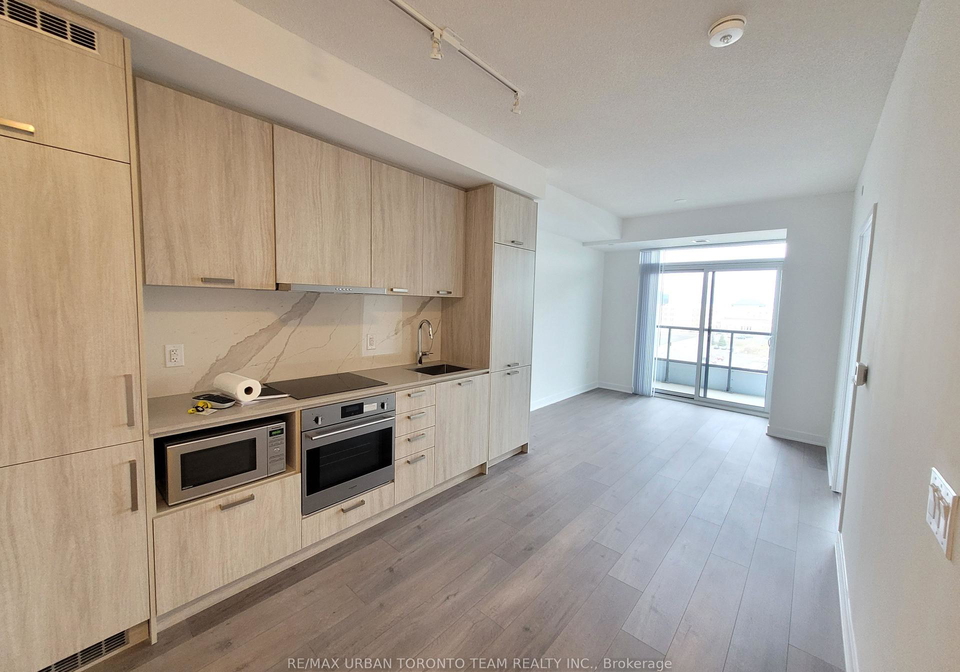 10-honeycrisp-crescent-vaughan-ontario-n12327133