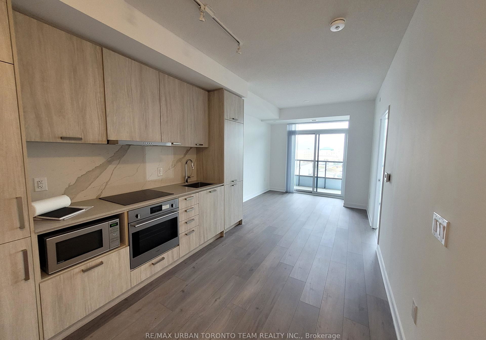 10-honeycrisp-crescent-vaughan-ontario-n12327133