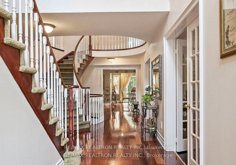 424-mccaffrey-road-newmarket-ontario-n12327528