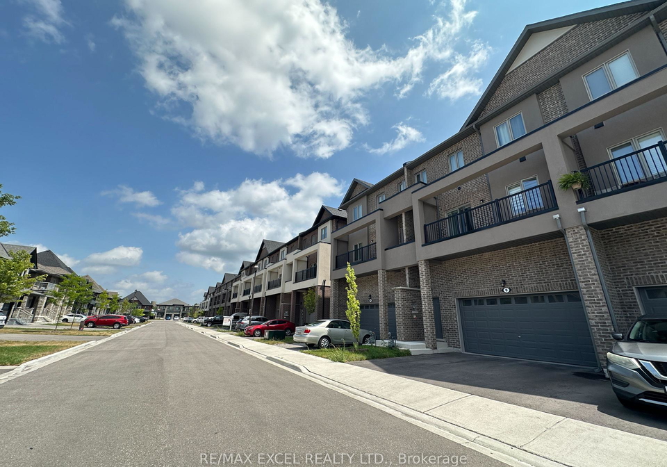 8-alan-williams-trail-uxbridge-ontario-n12328341