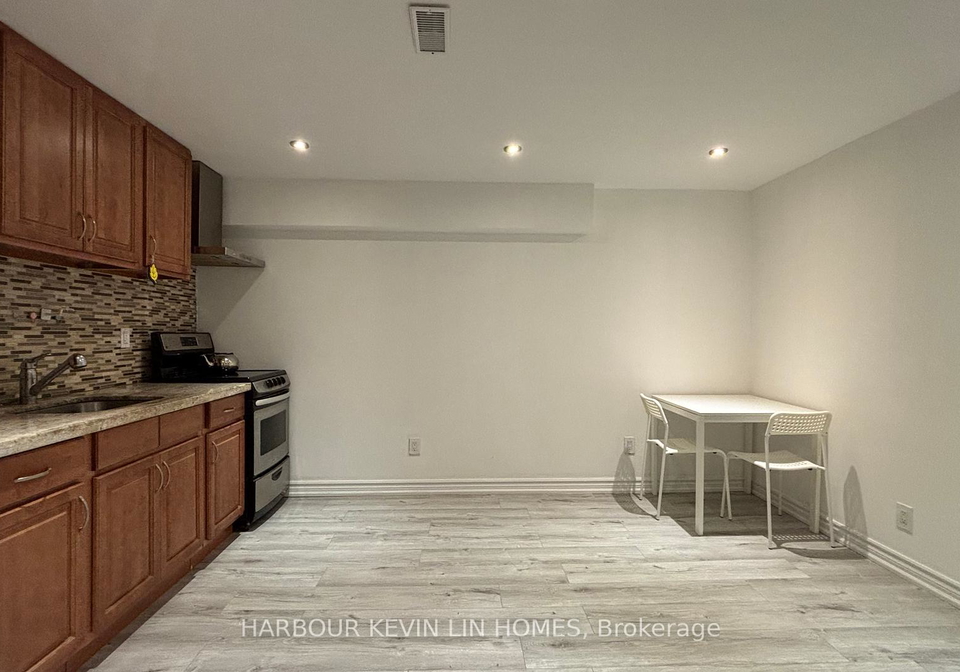 8-hacienda-drive-richmond-hill-ontario-n12329181
