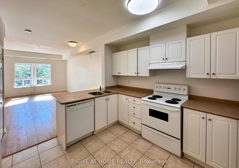1-centre-street-w-richmond-hill-ontario-n12330182