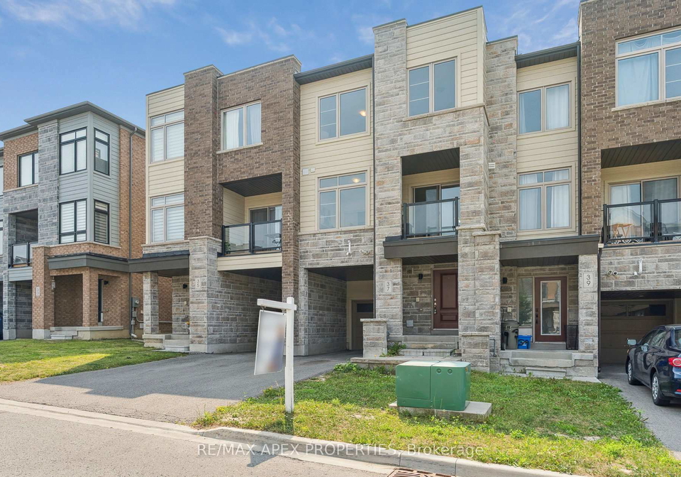 37-vantage-loop-newmarket-ontario-n12330446