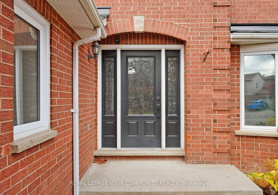 100-delayne-drive-aurora-ontario-n12330574