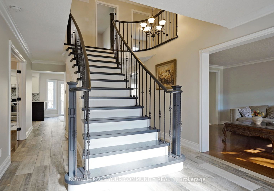 100-delayne-drive-aurora-ontario-n12330574