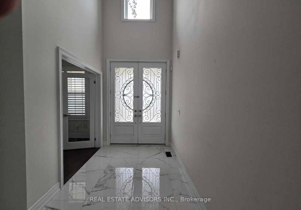 135-ben-sinclair-avenue-east-gwillimbury-ontario-n12331940