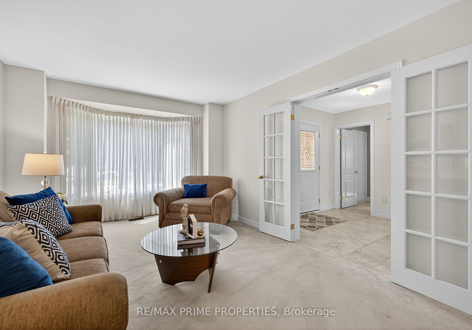 396-devanjan-circle-newmarket-ontario-n12332184