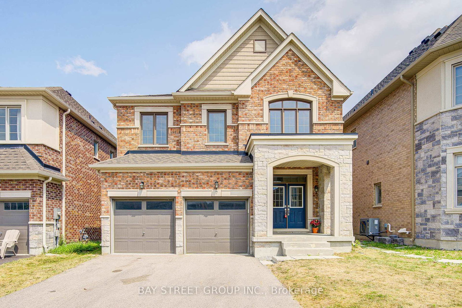 7-yarrow-lane-east-gwillimbury-ontario-n12332746