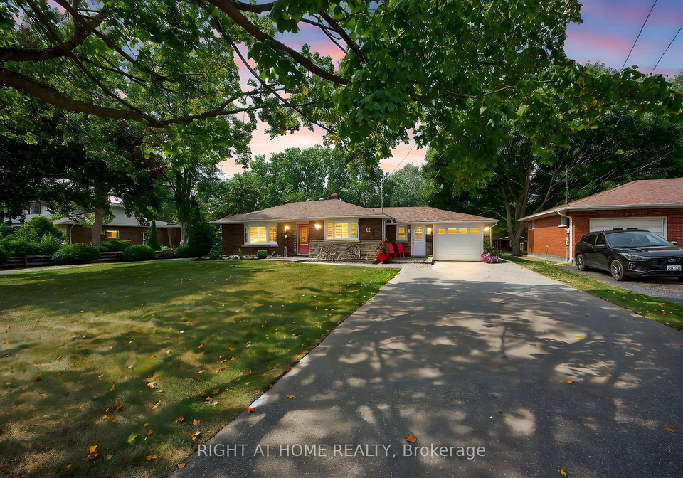 8-farr-avenue-east-gwillimbury-ontario-n12333197