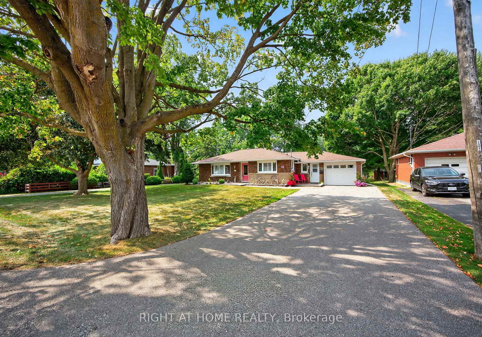 8-farr-avenue-east-gwillimbury-ontario-n12333197