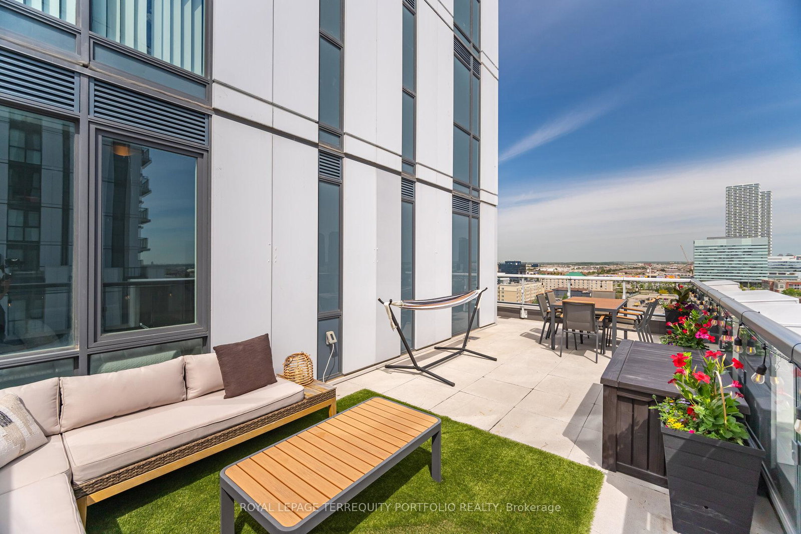 10-honeycrisp-crescent-vaughan-ontario-n12333934