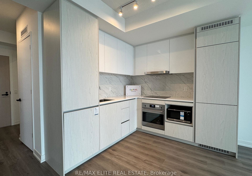 28-interchange-way-vaughan-ontario-n12335346