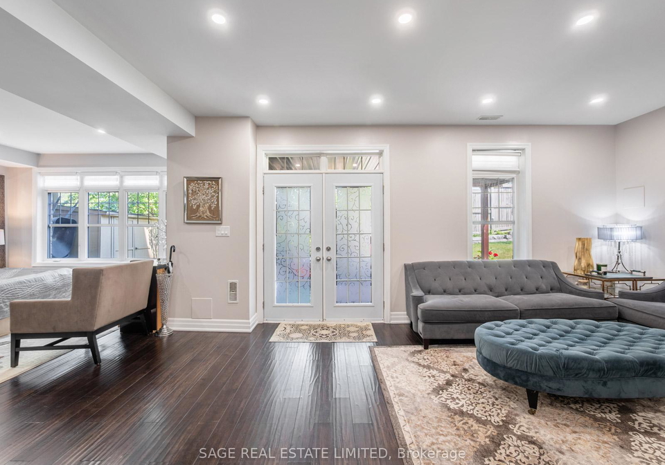 4-alex-campbell-crescent-w-king-ontario-n12335359