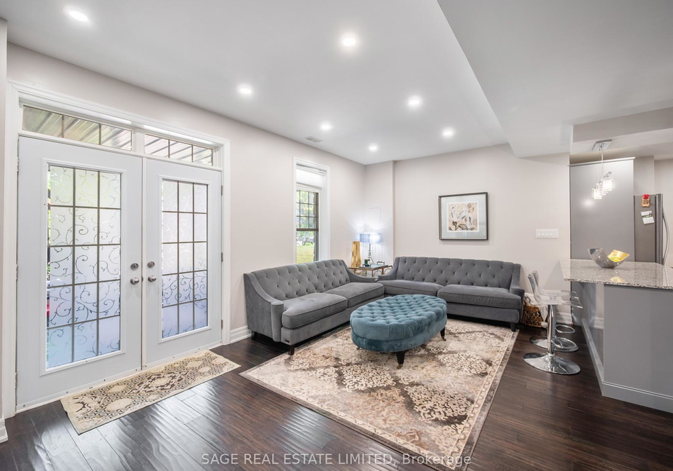 4-alex-campbell-crescent-w-king-ontario-n12335359