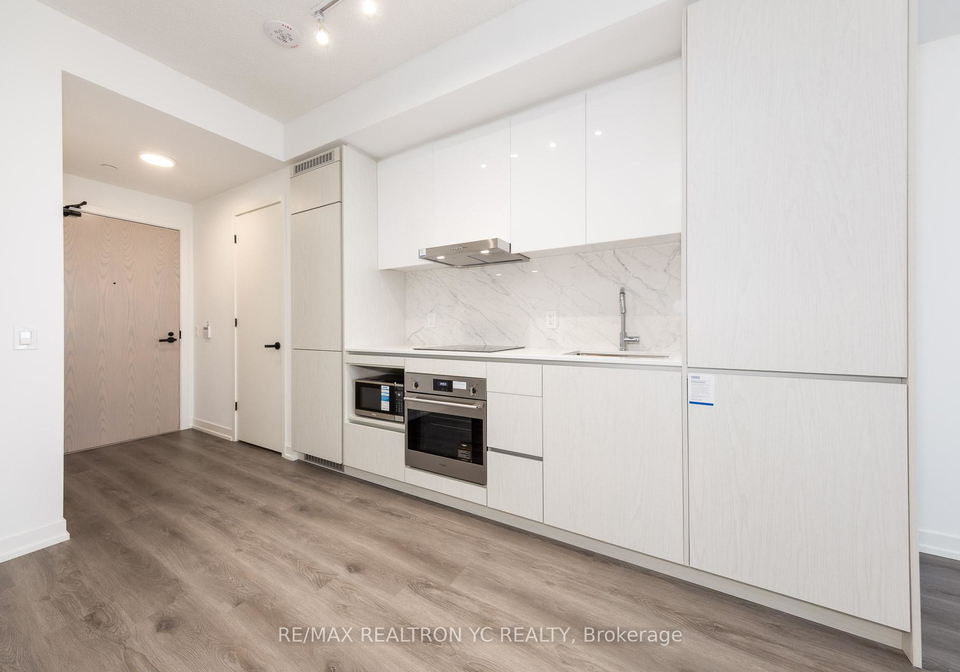 28-interchange-way-vaughan-ontario-n12335888