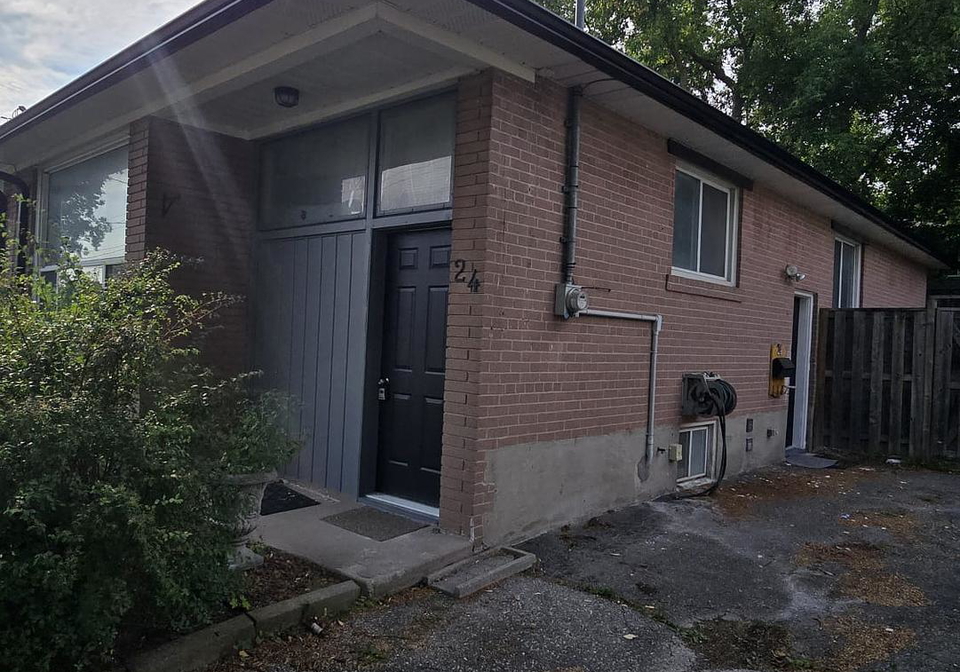 24-walter-avenue-newmarket-ontario-n12336798