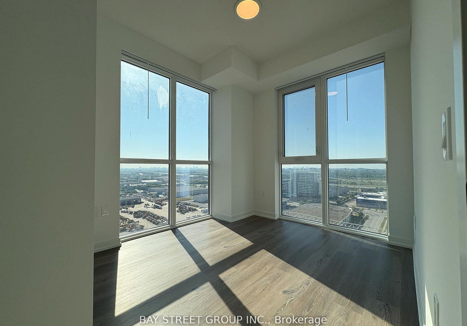 28-interchange-way-vaughan-ontario-n12337598