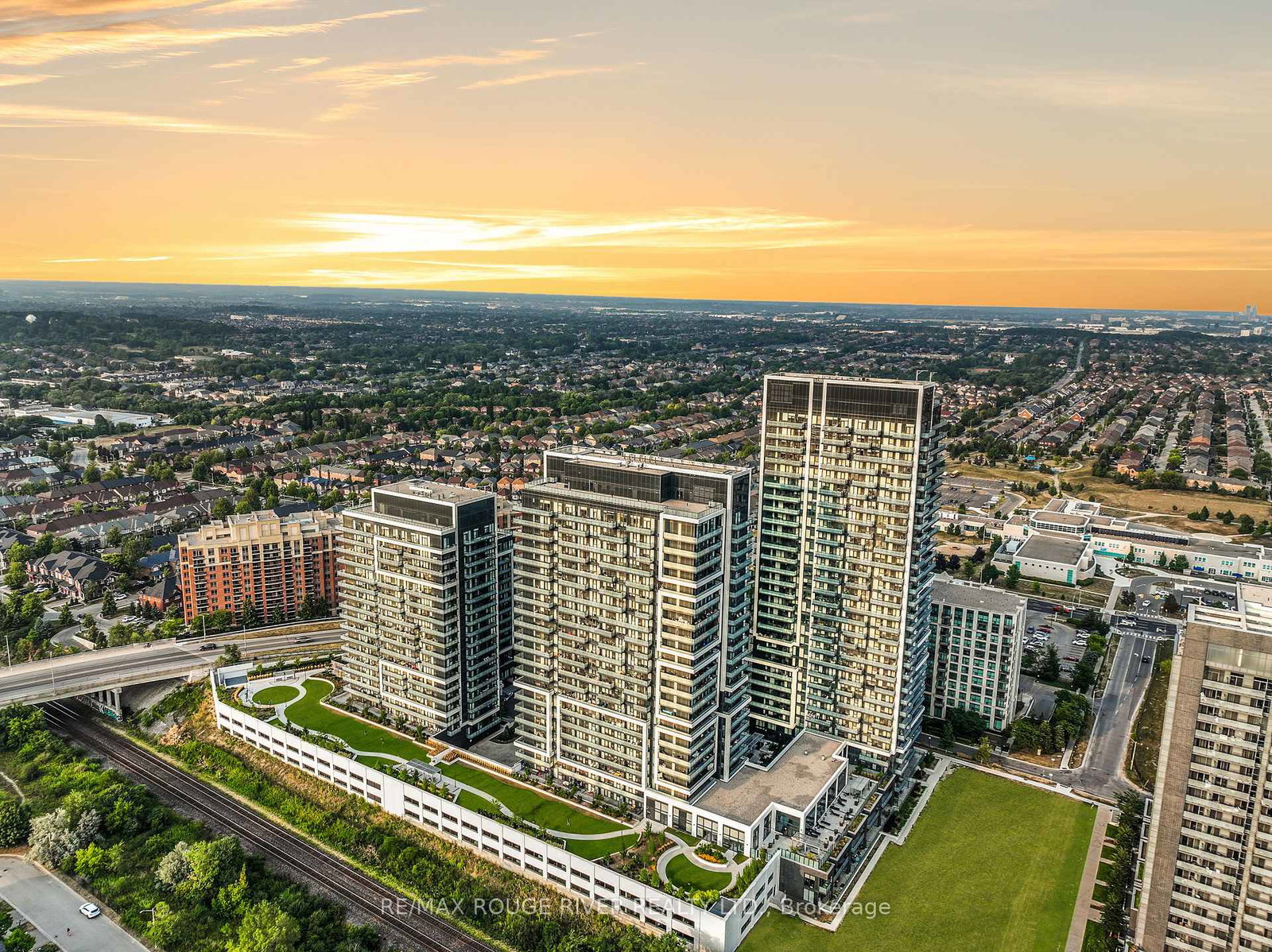 95-oneida-crescent-richmond-hill-ontario-n12339066