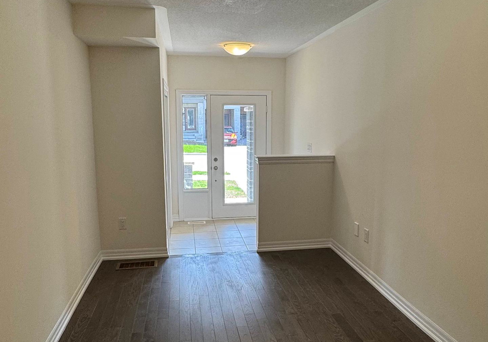 132-bravo-lane-newmarket-ontario-n12339332