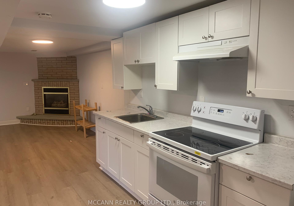 582-mulock-court-newmarket-ontario-n12339358