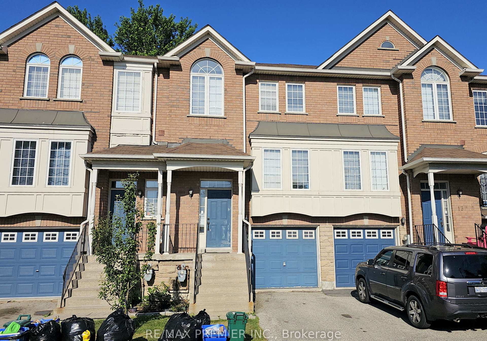 19-foxchase-avenue-vaughan-ontario-n12339789