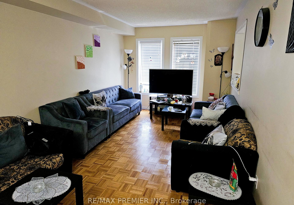 19-foxchase-avenue-vaughan-ontario-n12339789