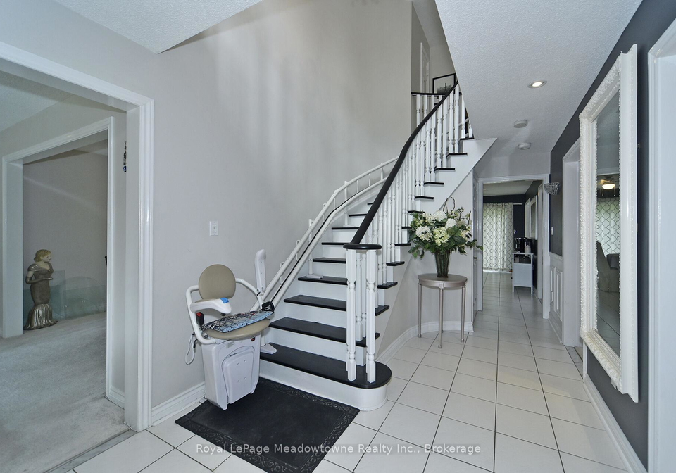 30-millrun-crescent-n-vaughan-ontario-n12339898