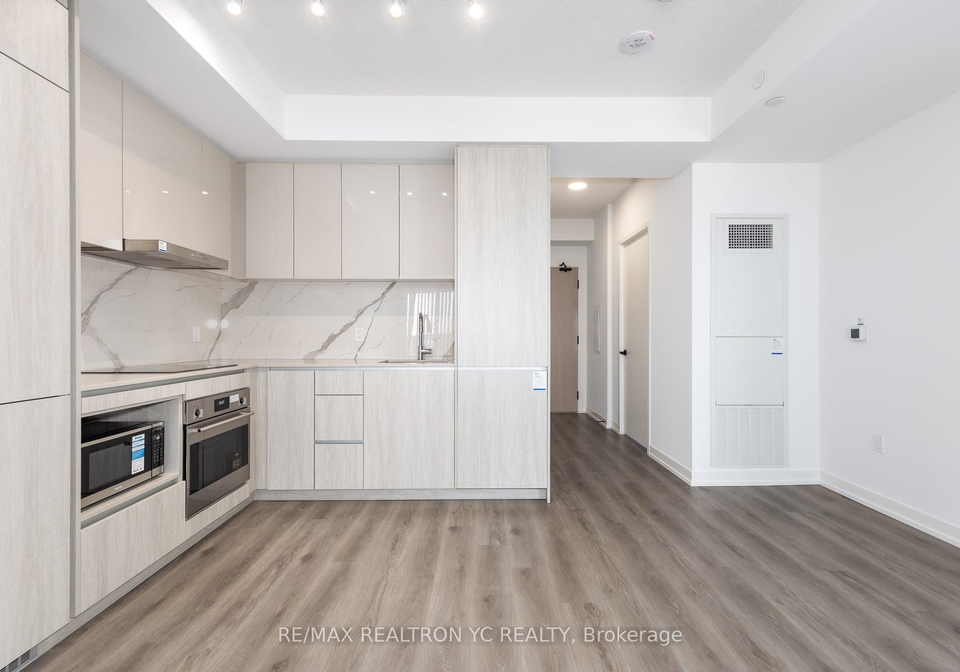 28-interchange-way-vaughan-ontario-n12340799