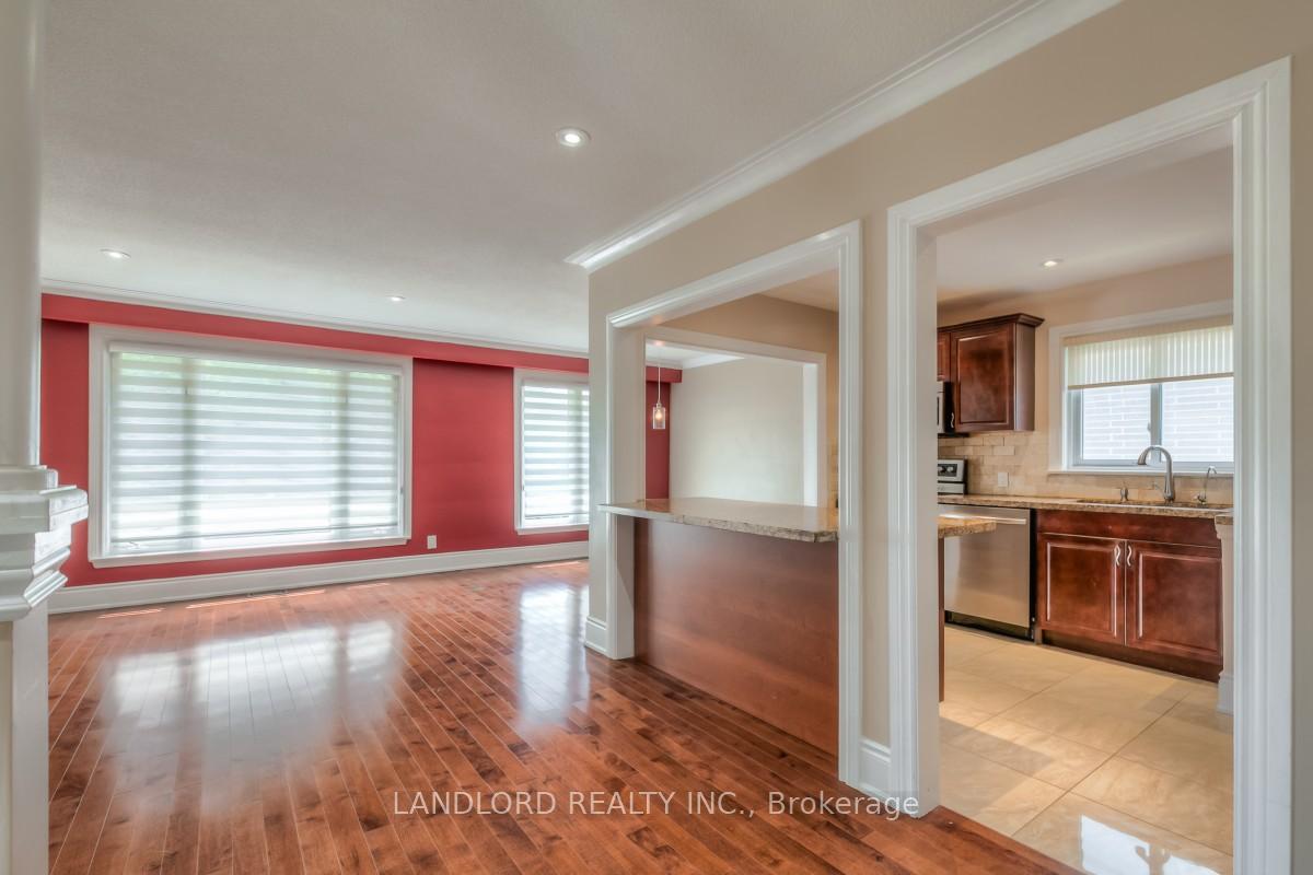 389-centre-street-e-richmond-hill-ontario-n12341047