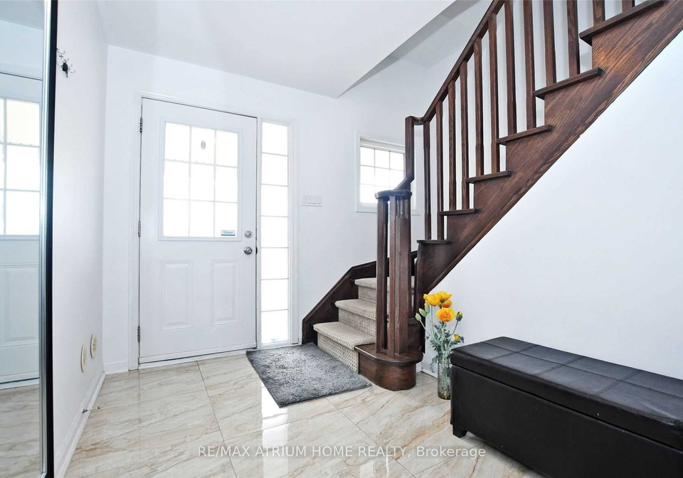 52-cliff-gunn-road-newmarket-ontario-n12341079