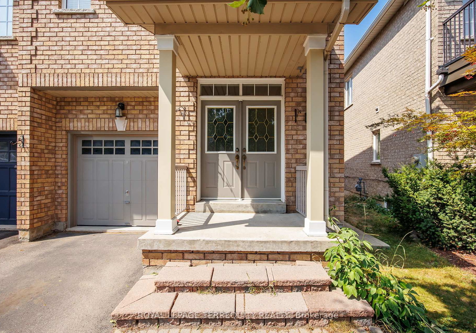 42-arco-circle-vaughan-ontario-n12341258