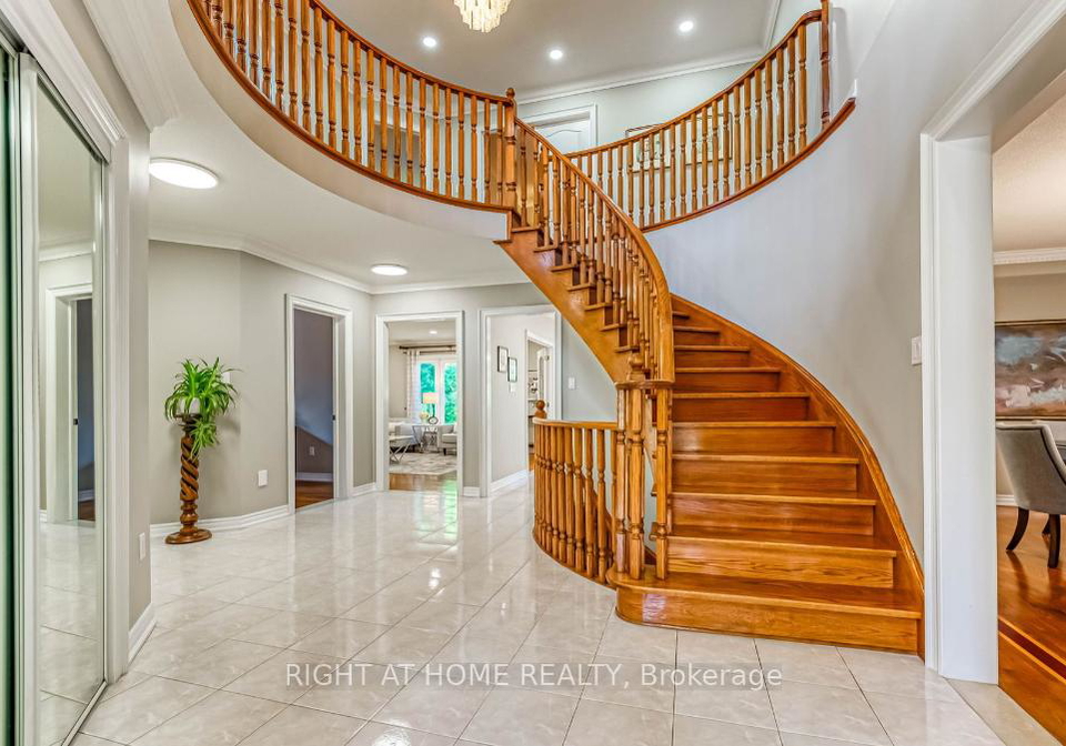 572-wycliffe-avenue-vaughan-ontario-n12341320