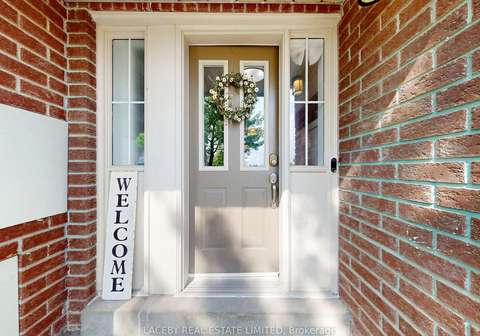 71-hollandview-trail-aurora-ontario-n12341476