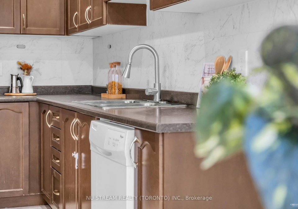 15-trinco-way-markham-ontario-n12342038