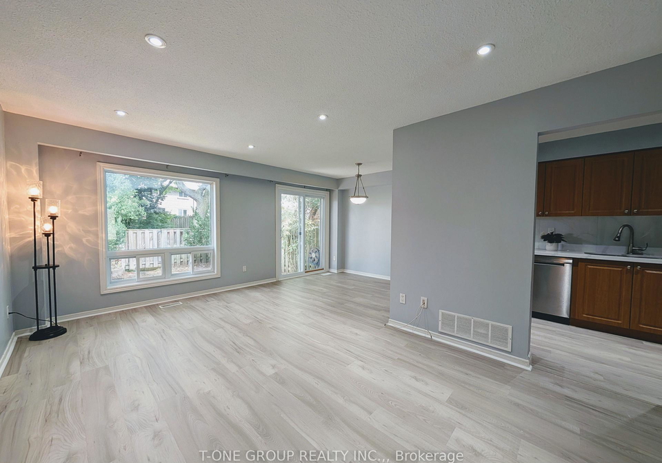 8-camelot-way-markham-ontario-n12342965