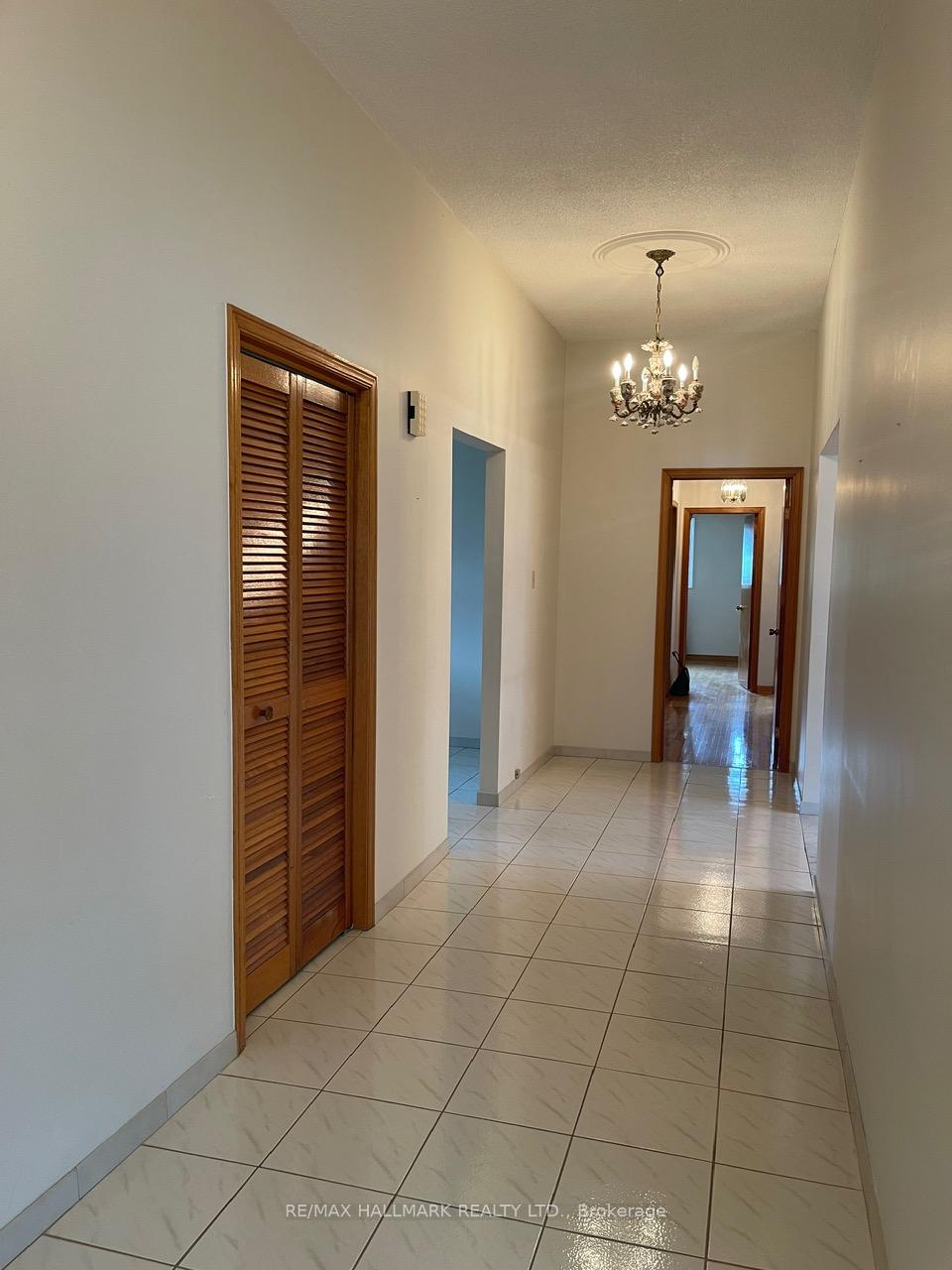 227-elgin-millsmain-floor-road-w-richmond-hill-ontario-n12343228