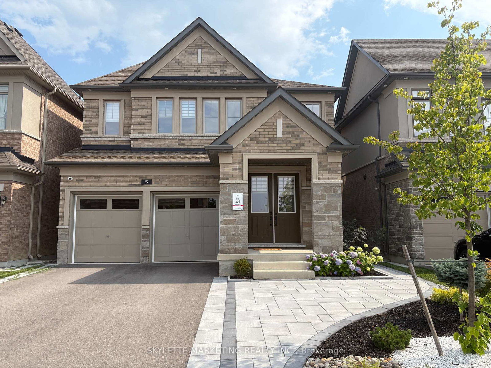 5-sikura-circle-aurora-ontario-n12343385