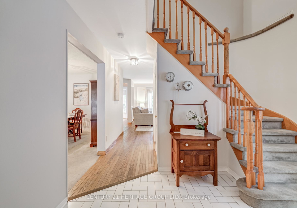 11-closs-square-aurora-ontario-n12343408