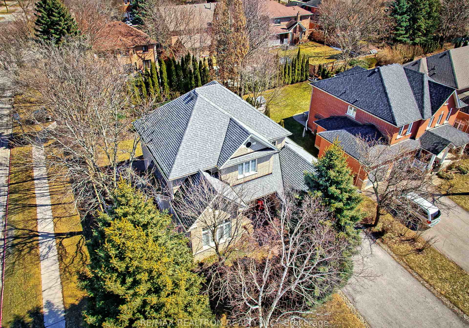 970-best-circle-newmarket-ontario-n12343818