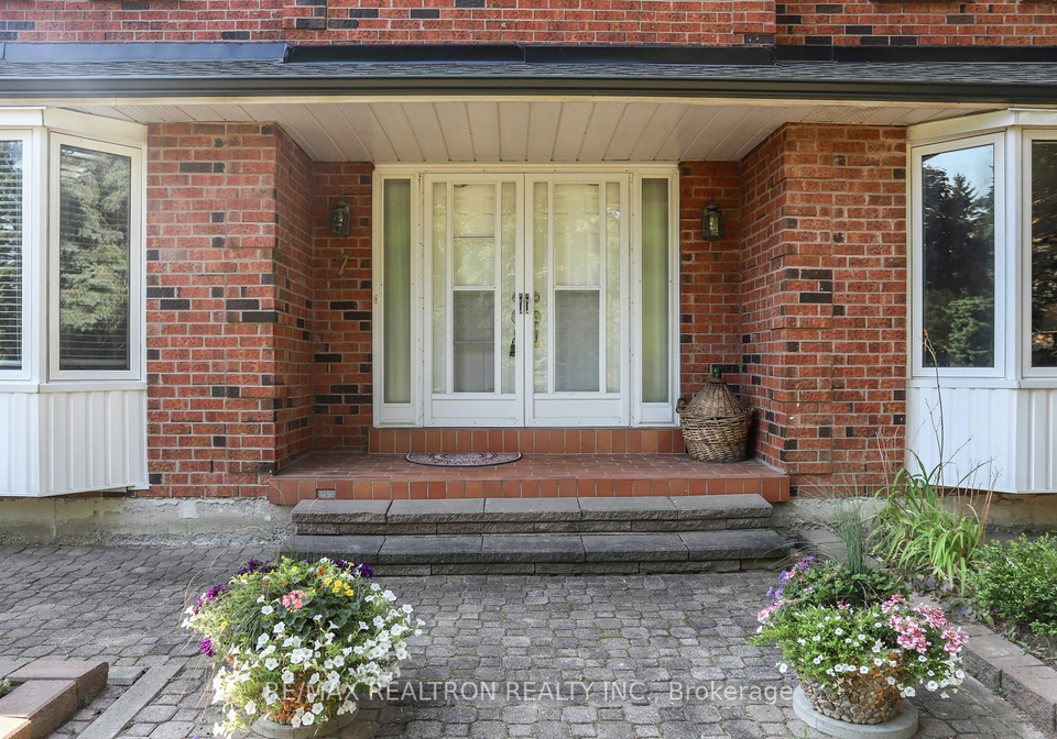7-ward-avenue-east-gwillimbury-ontario-n12343872