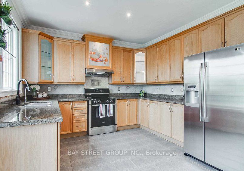 57-gail-parks-crescent-newmarket-ontario-n12344486