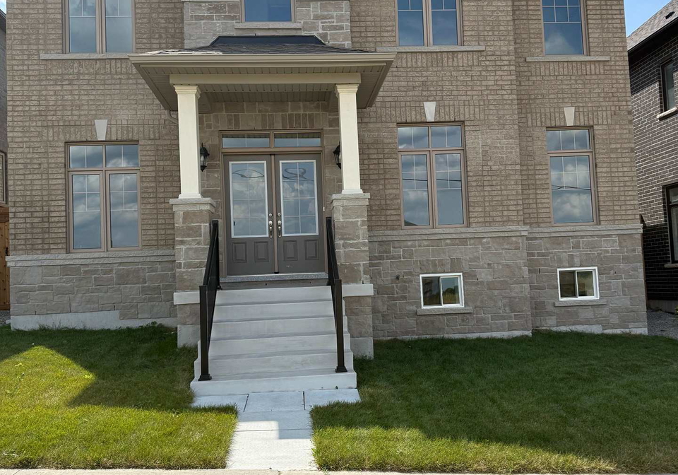 37-rowe-street-bradford-west-gwillimbury-ontario-n12344527