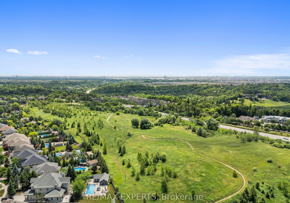 21-rainbows-end-vaughan-ontario-n12345296