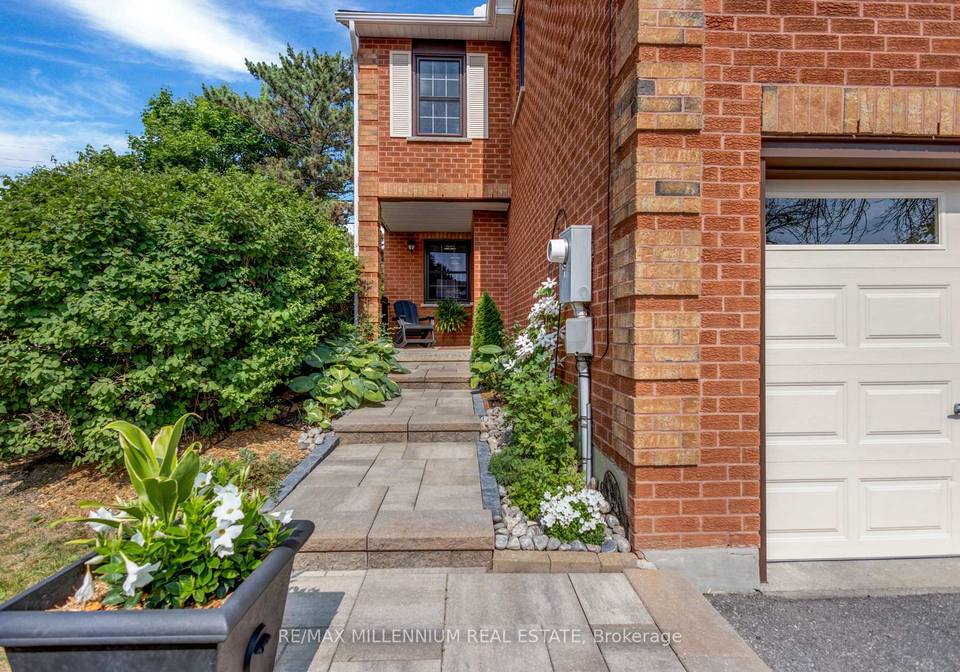 302-wilkes-court-n-aurora-ontario-n12345394