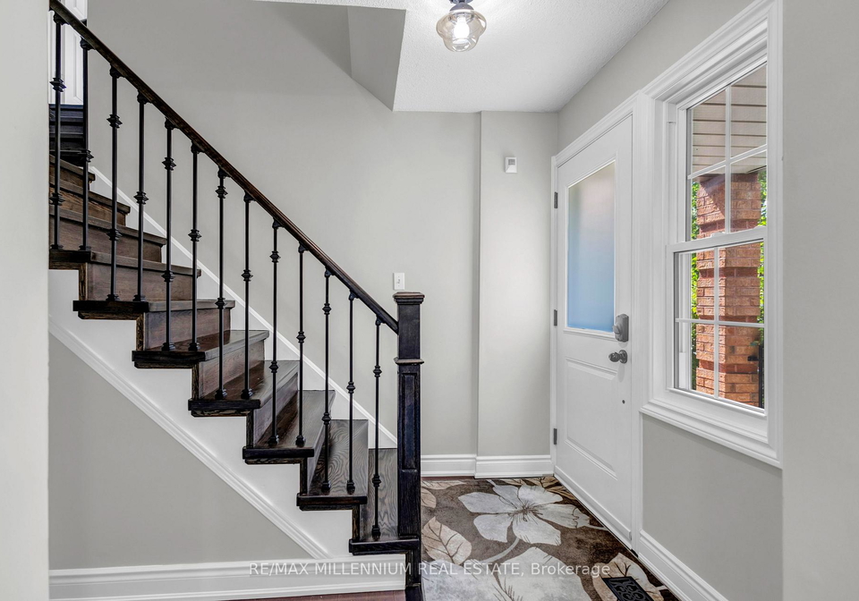 302-wilkes-court-n-aurora-ontario-n12345394