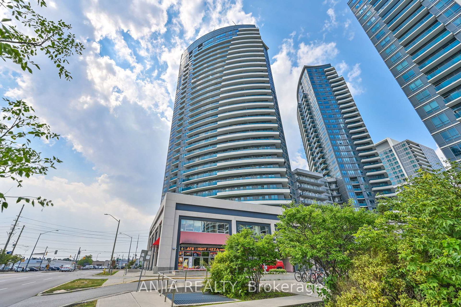 7161-yonge-street-markham-ontario-n12346563