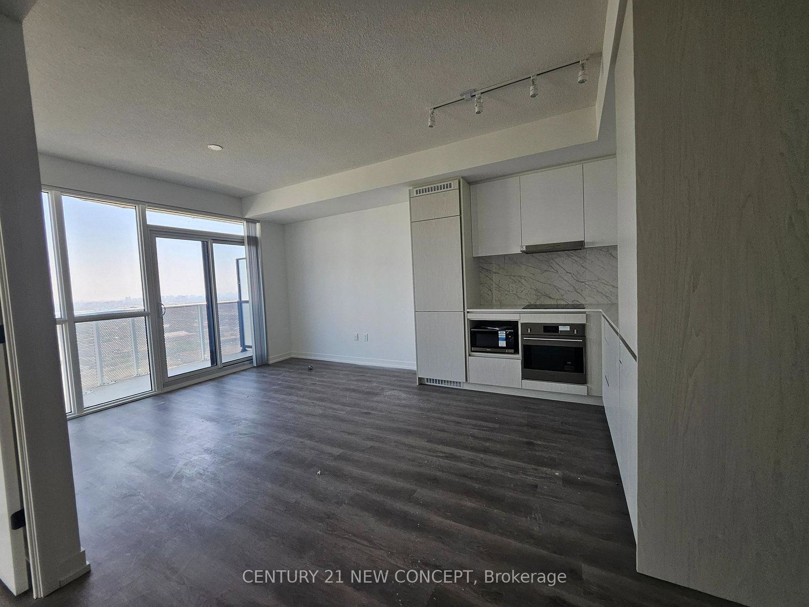 28-interchange-way-vaughan-ontario-n12346597