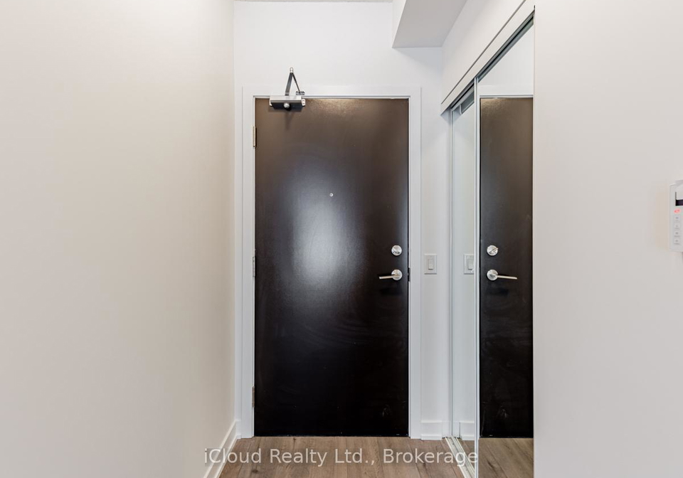 38-honeycrisp-crescent-vaughan-ontario-n12347455