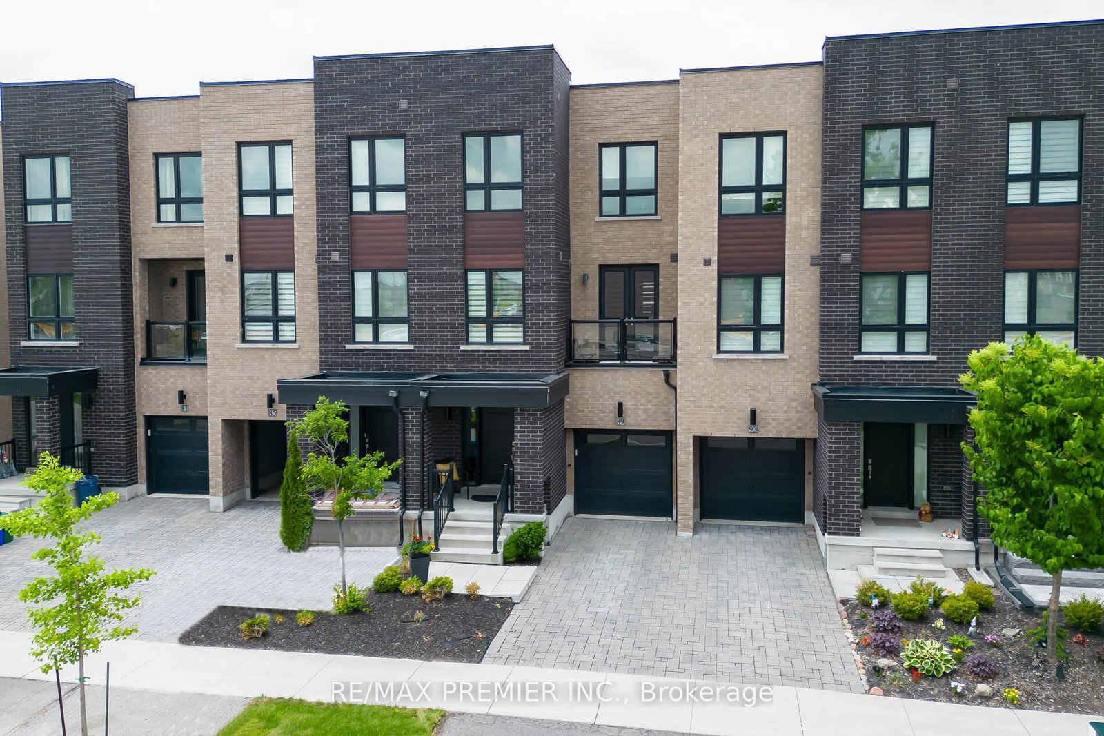 89-gridiron-gate-vaughan-ontario-n12347591