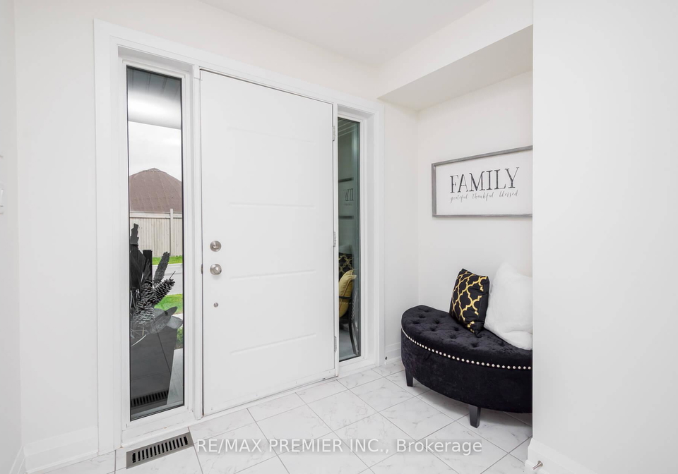 89-gridiron-gate-vaughan-ontario-n12347591